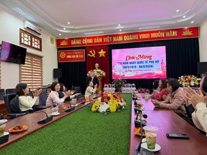 Phòng Tổ chức, hành chính, thông tin, tư liệu  gặp mặt kỷ niệm Ngày Quốc tế Phụ nữ  8/3 
